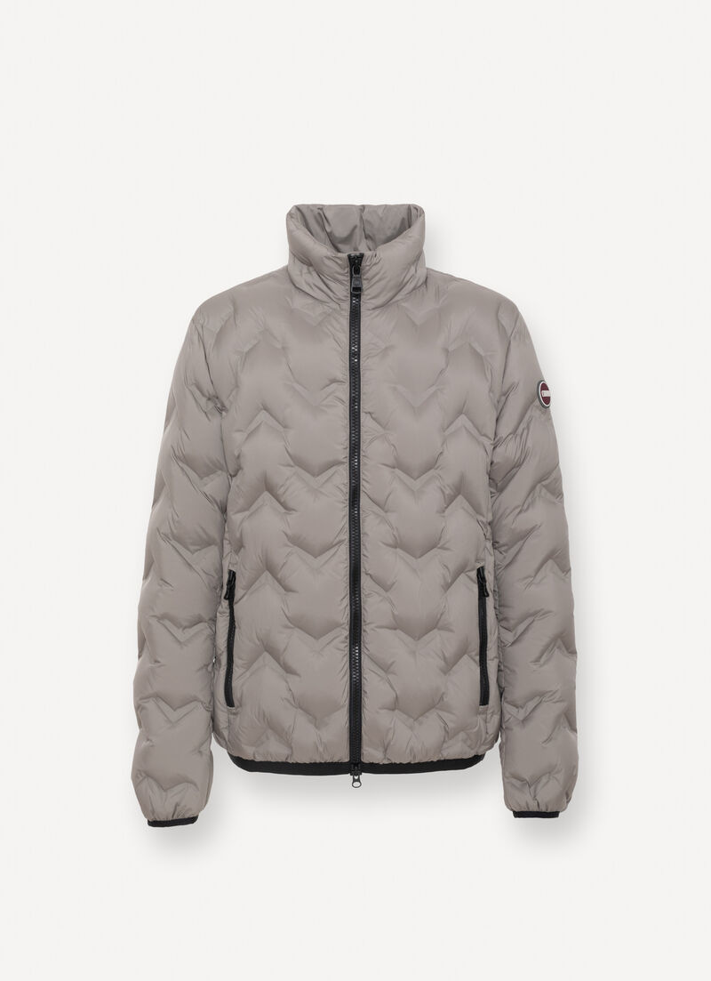 Short down jacket with seamless design