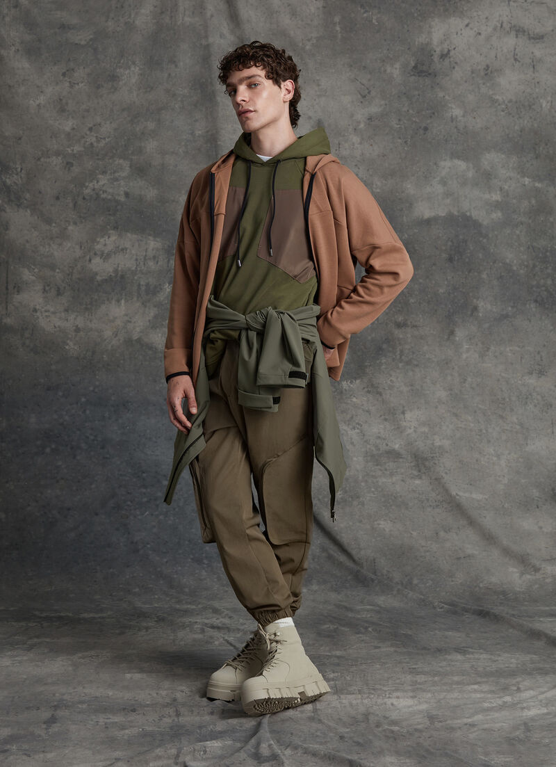 Cargo pants in technical fabric