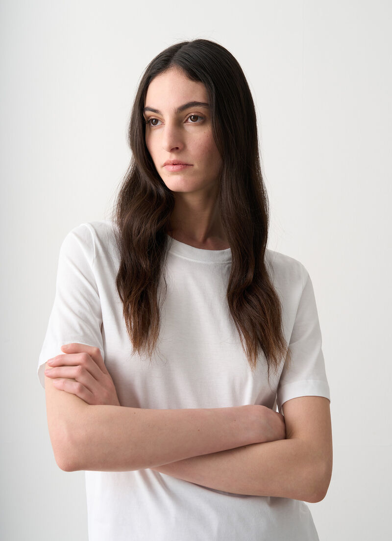 Solid colour t-shirt