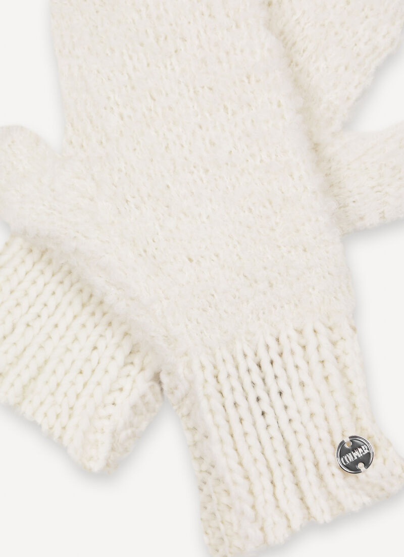 Bouclé yarn mittens