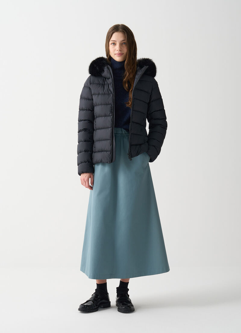 Opaque down jacket with faux fur