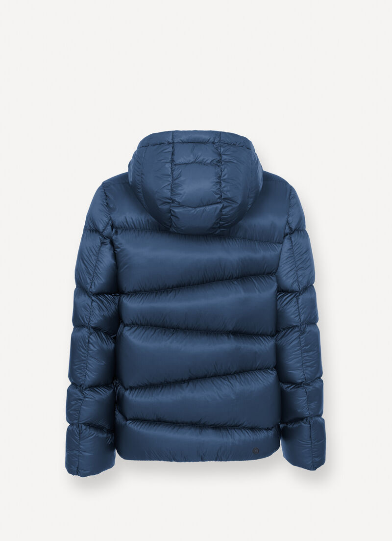 Hooded down jacket with wavy quilting