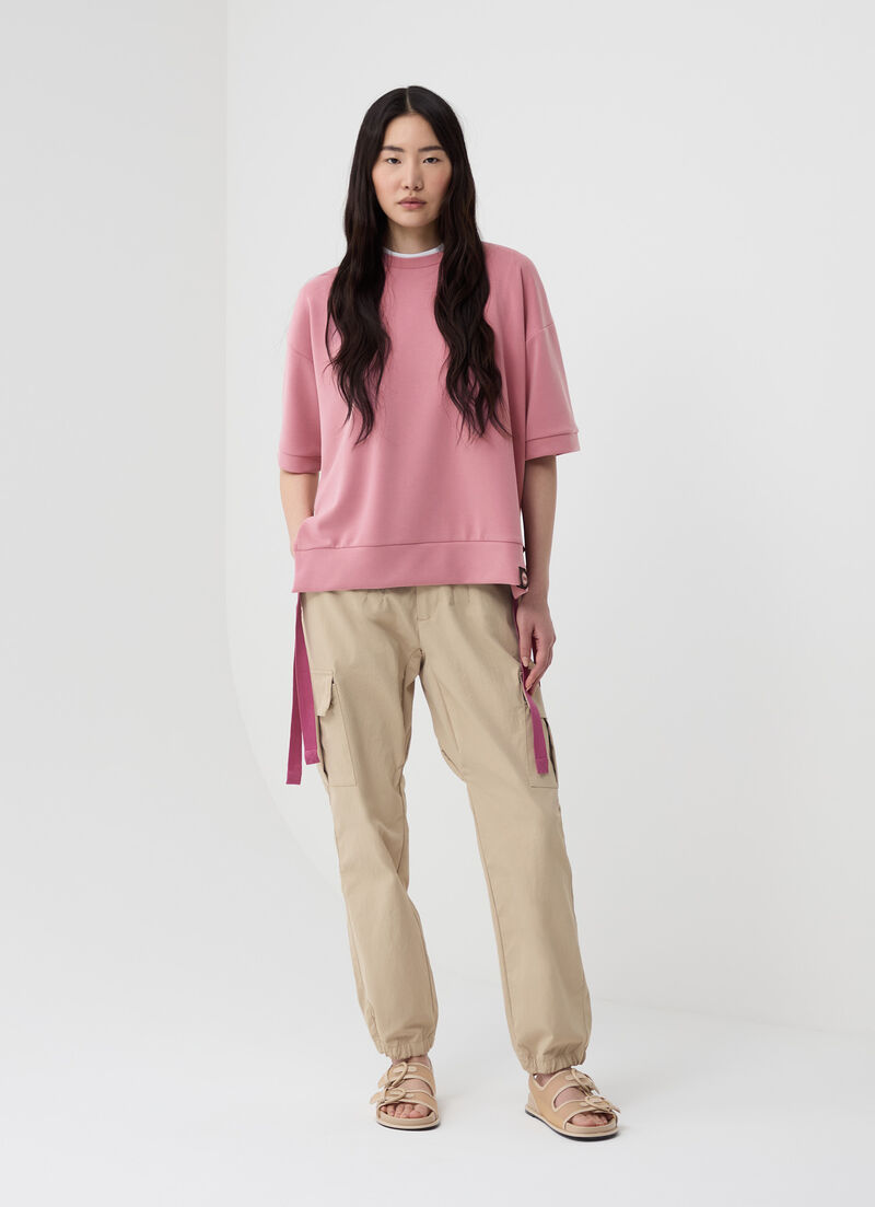 Short-sleeved sweatshirt with drawstring