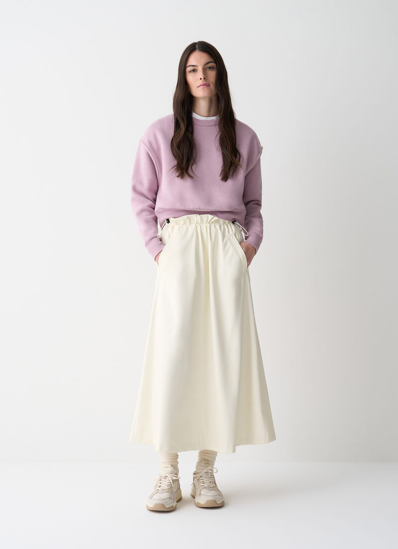 Cropped sweatshirt with embroidery