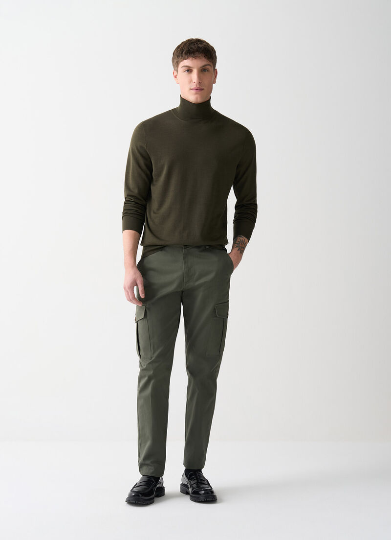Ultra-fine merino wool polo-neck