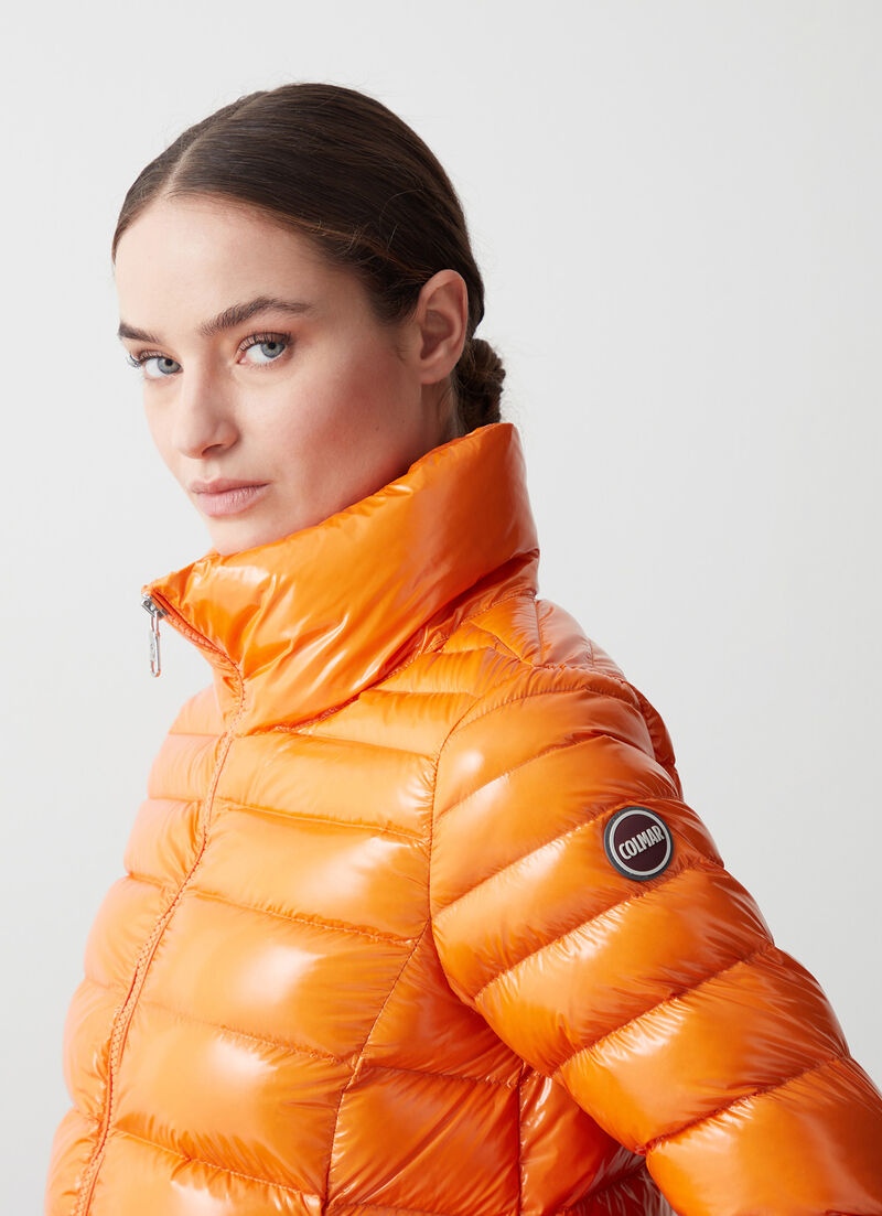 Super-glossy down jacket with drawstring