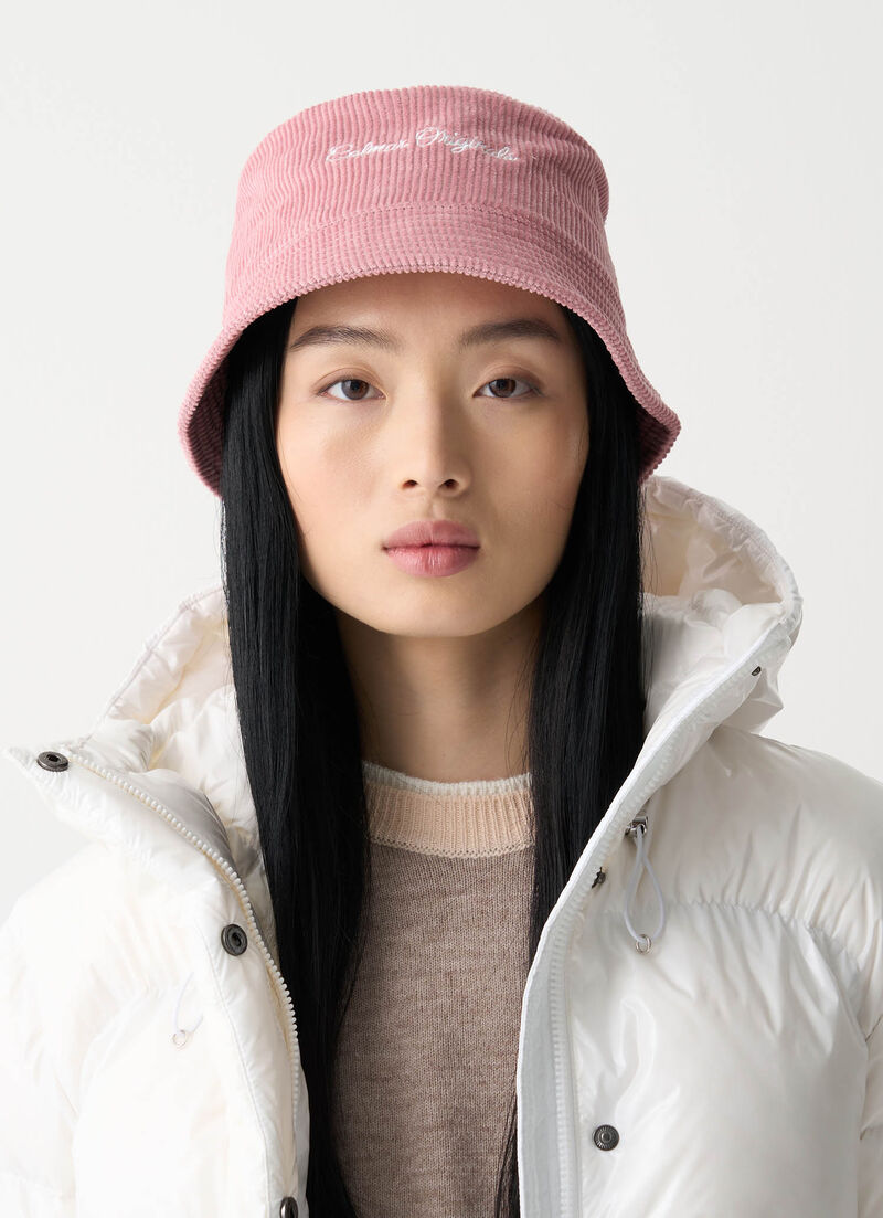 Bucket hat with embroidery