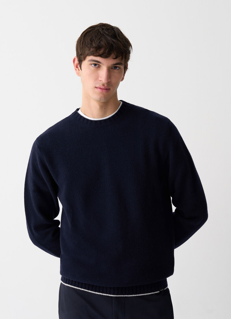 Pullover with tricolour detailing