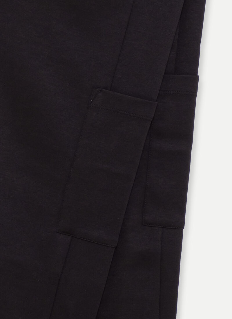 Stretch trousers with side pockets