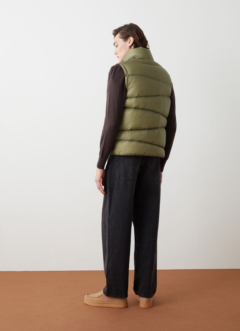 Ripstop nylon down vest with wavy quilting