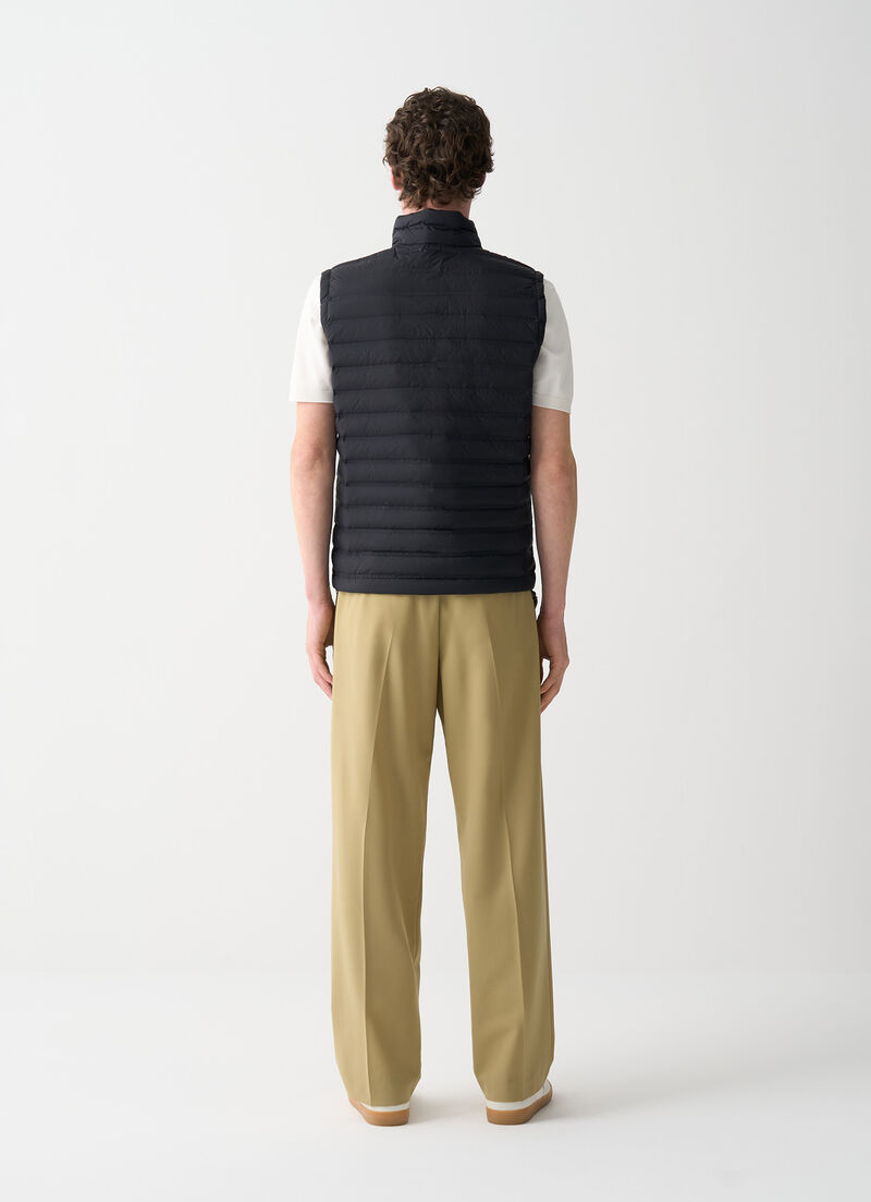 Seamless down-padded vest