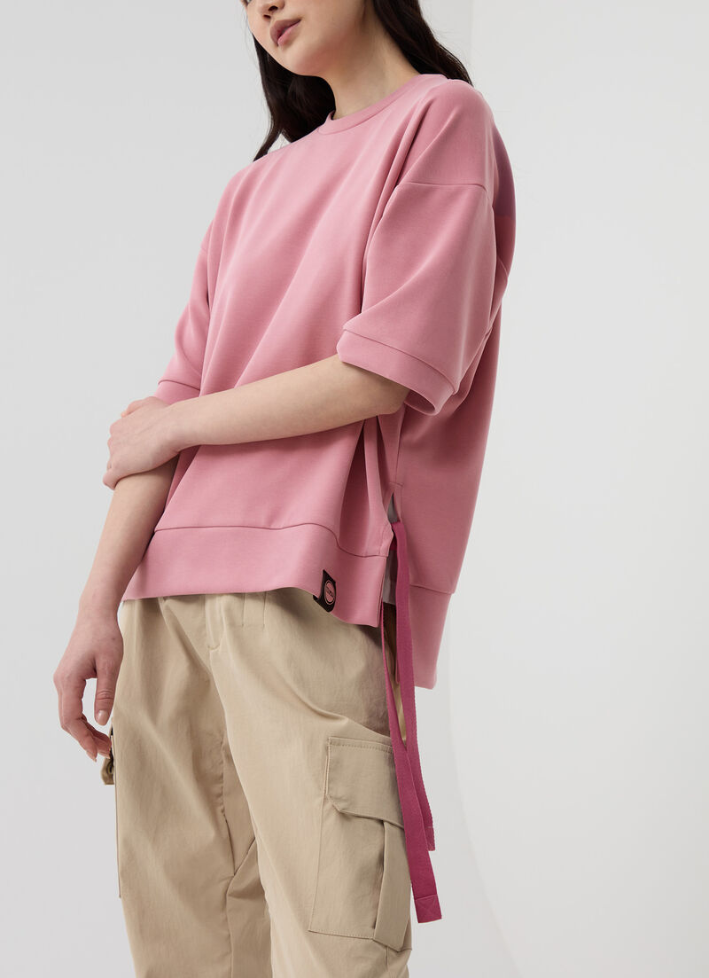 Short-sleeved sweatshirt with drawstring