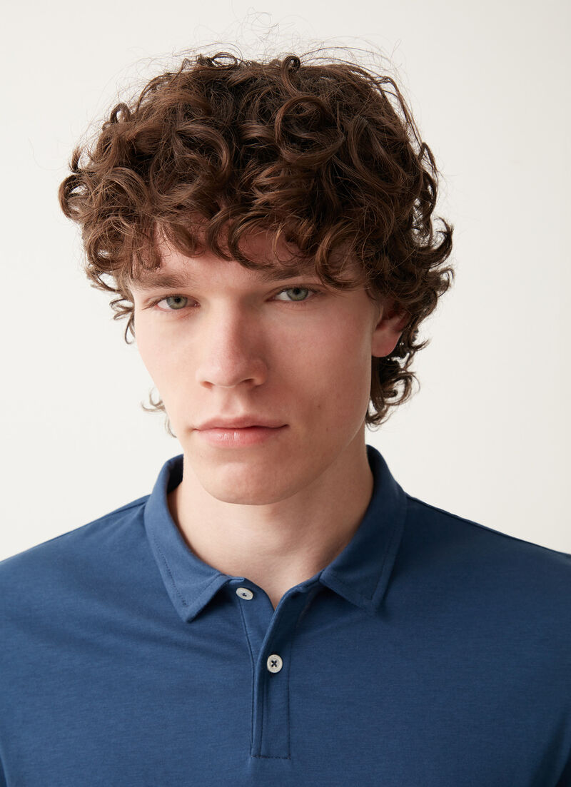 Long-sleeved polo shirt with shirt-style collar