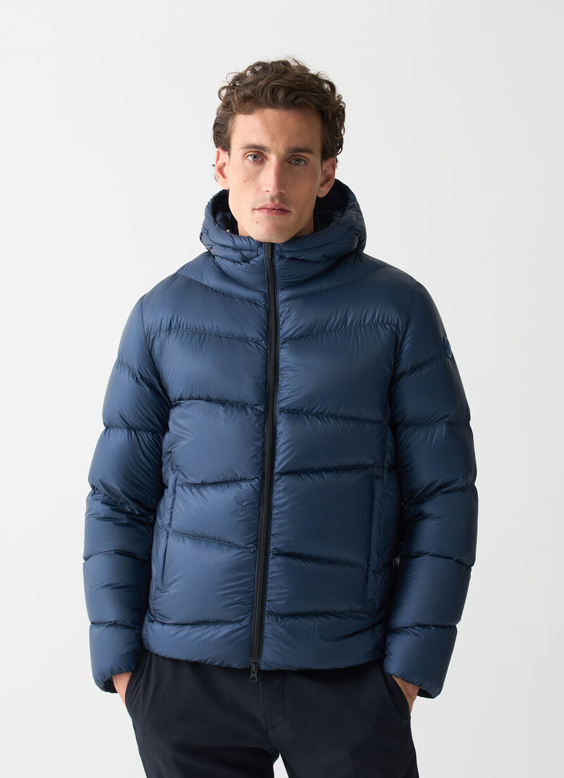 Hooded down jacket with wavy quilting