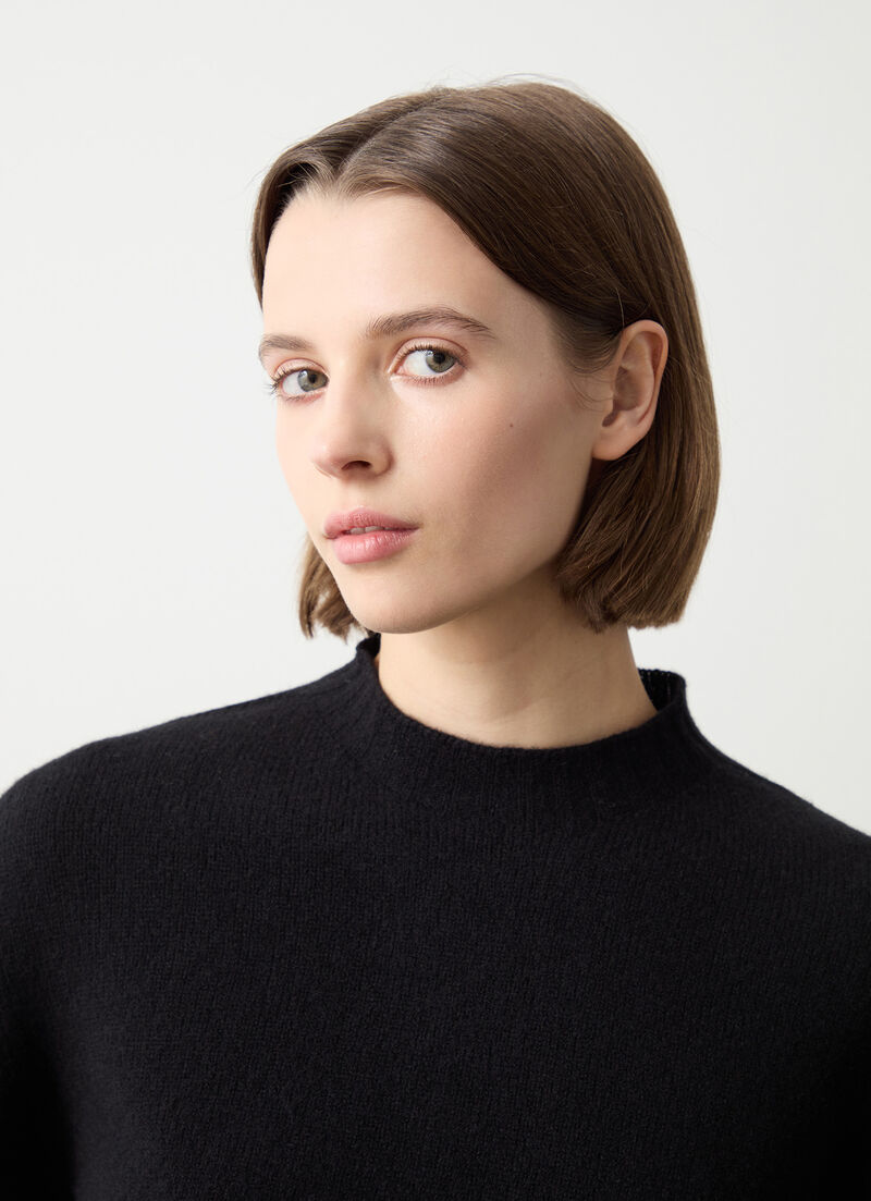 100% wool crew-neck pullover