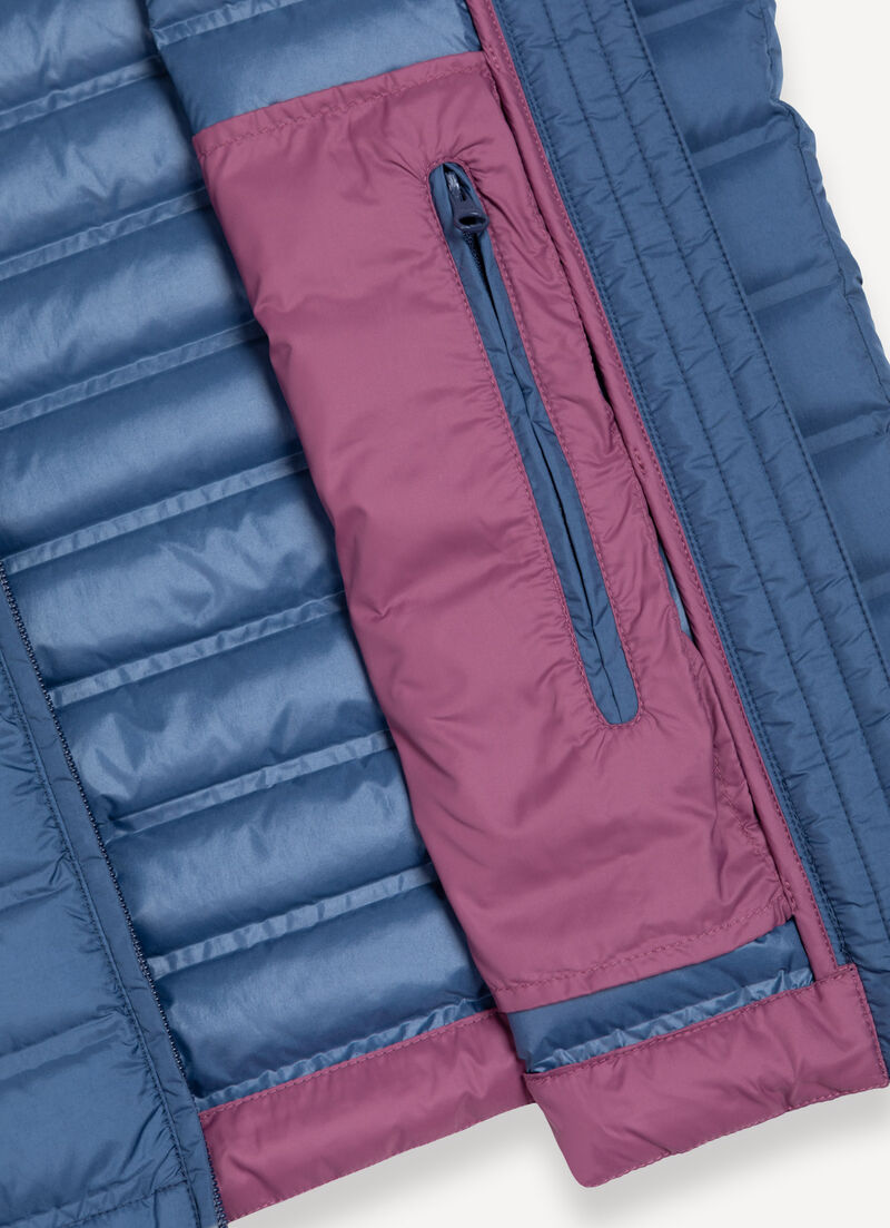 Down vest with seamless quilting