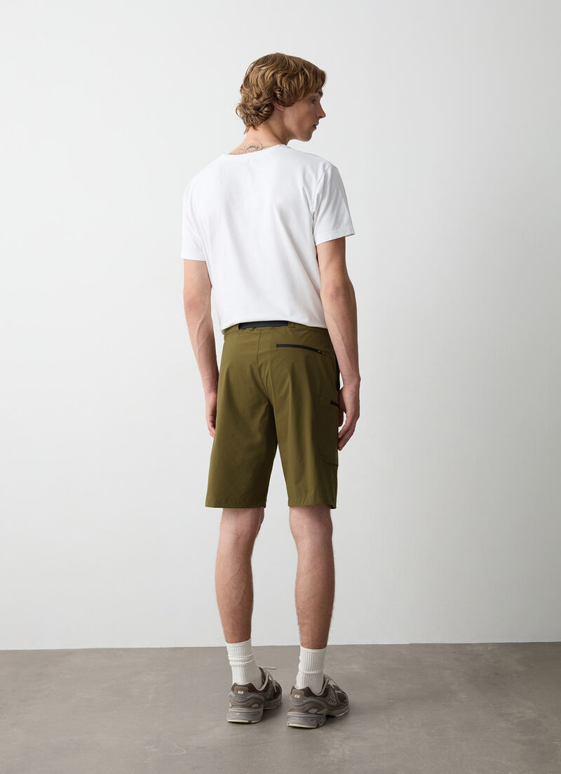 Technical cargo shorts