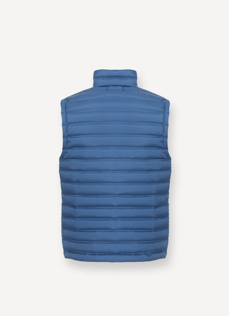 Down vest with seamless quilting