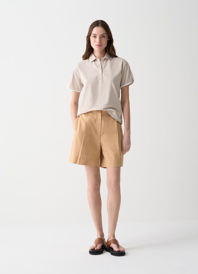 Polo-shirt with rounded sleeves