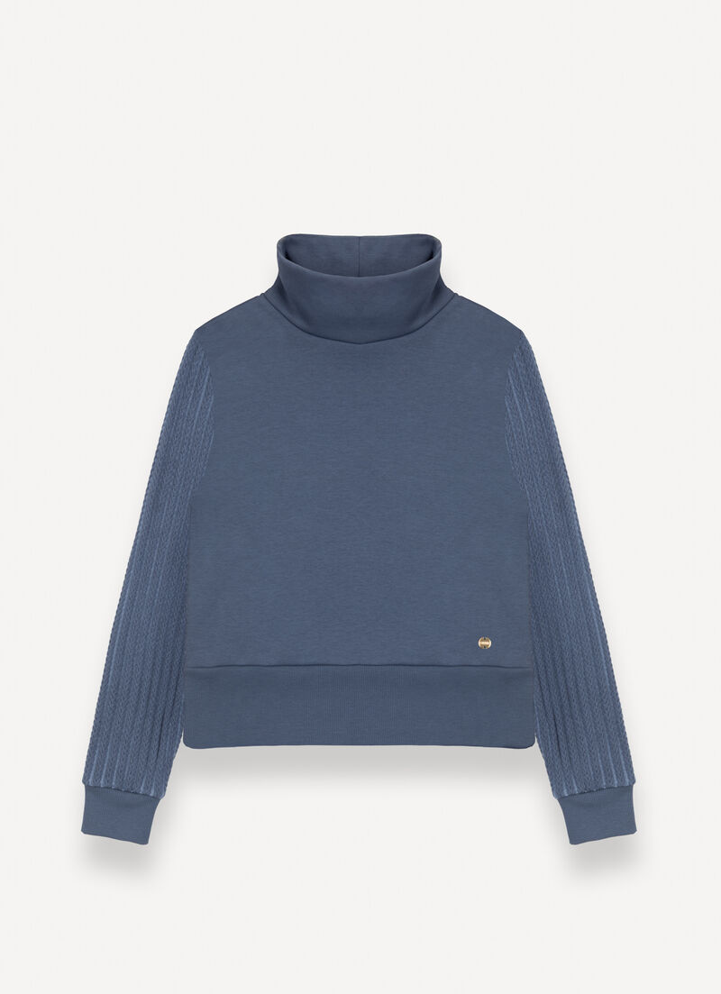 Sweatshirt with cable-knit sleeves