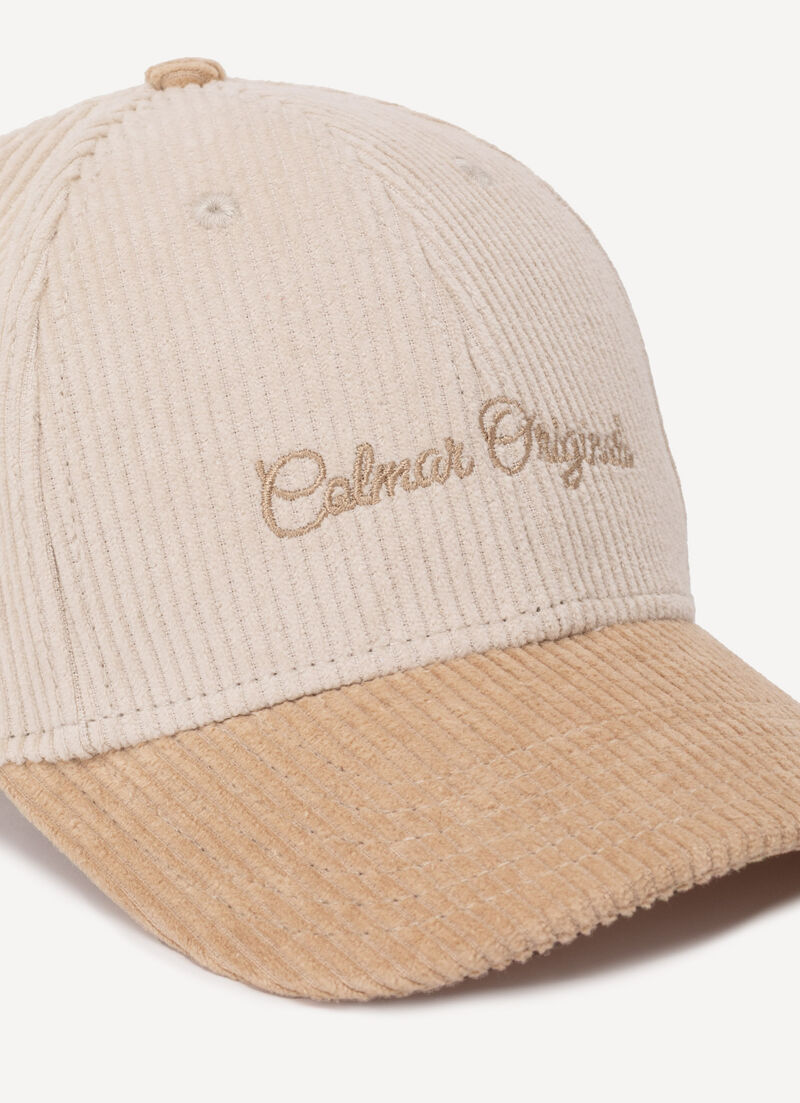 Unisex baseball cap with embroidery