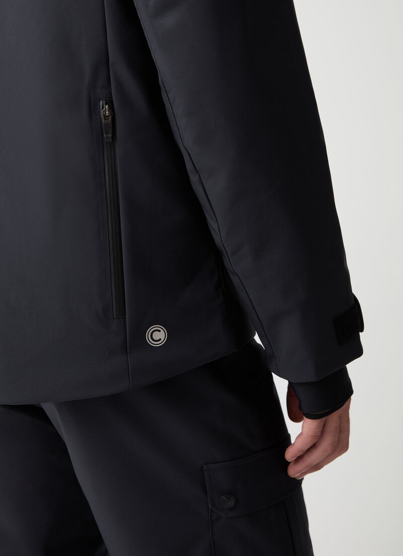 Ski jacket with two-tone insert