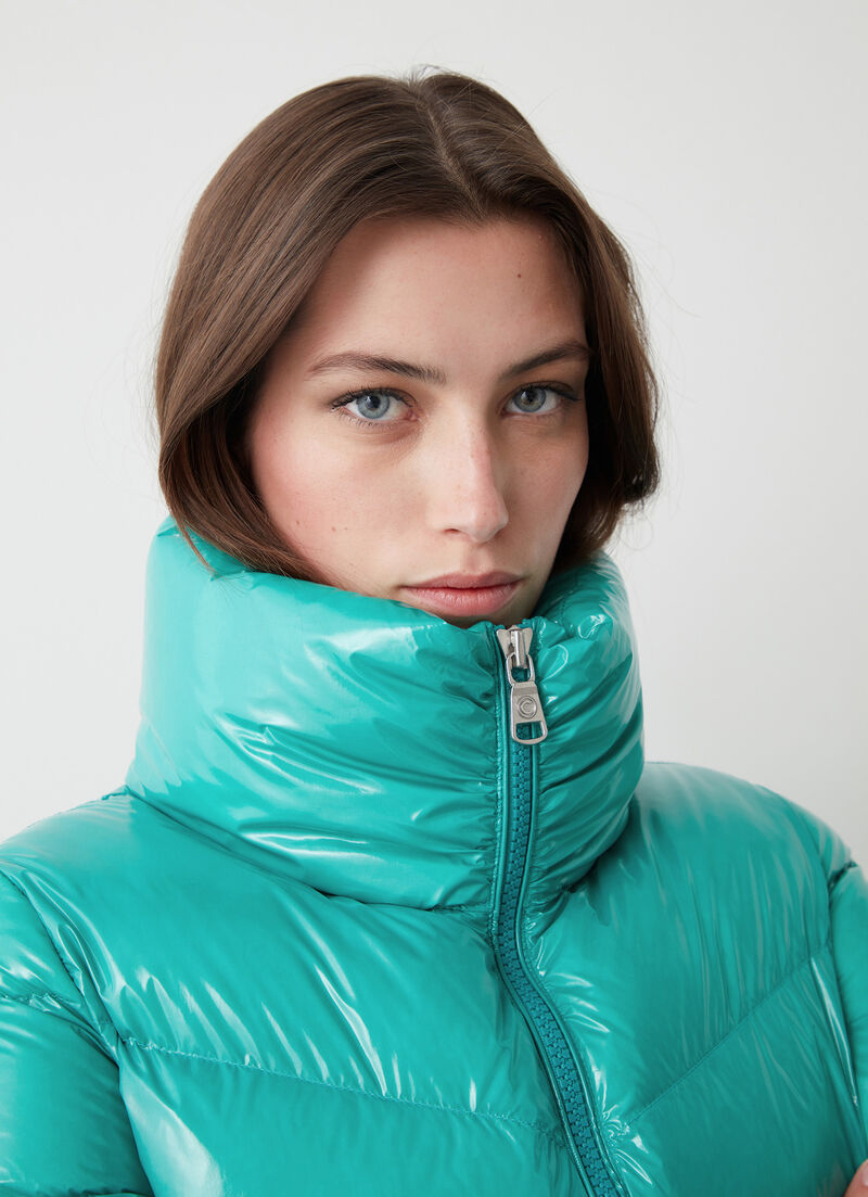 Super-glossy down jacket with padded collar