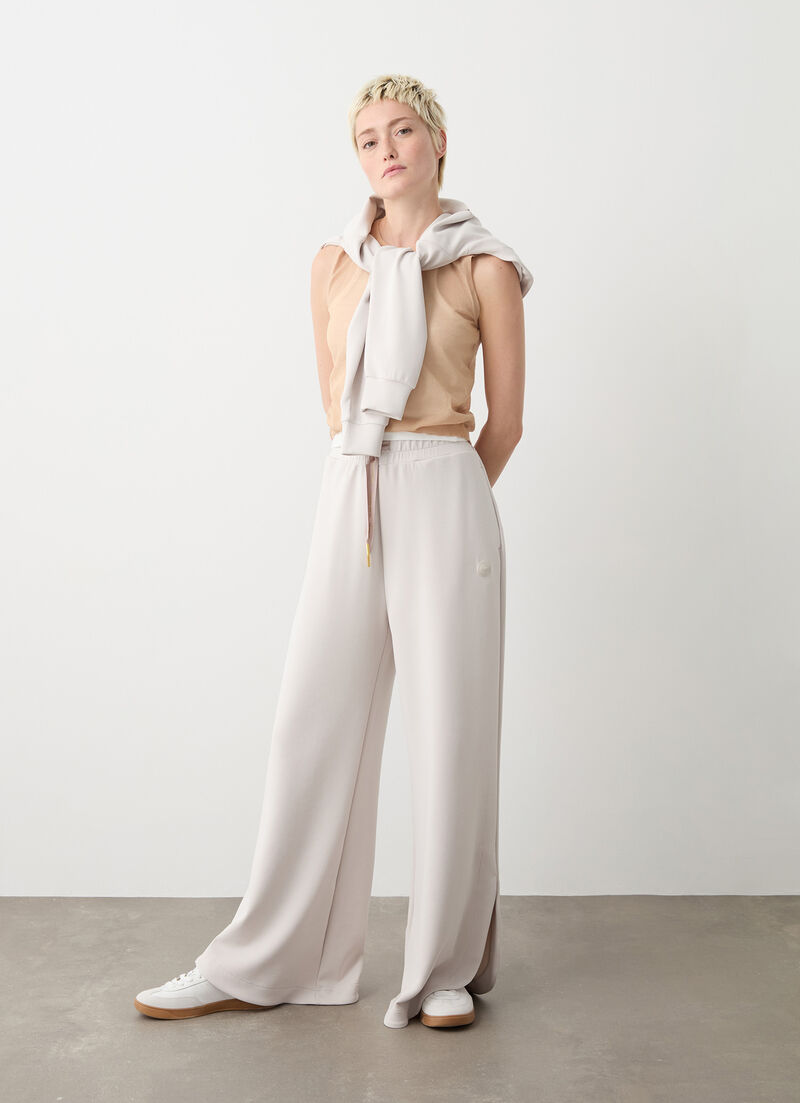 Wide-leg trousers