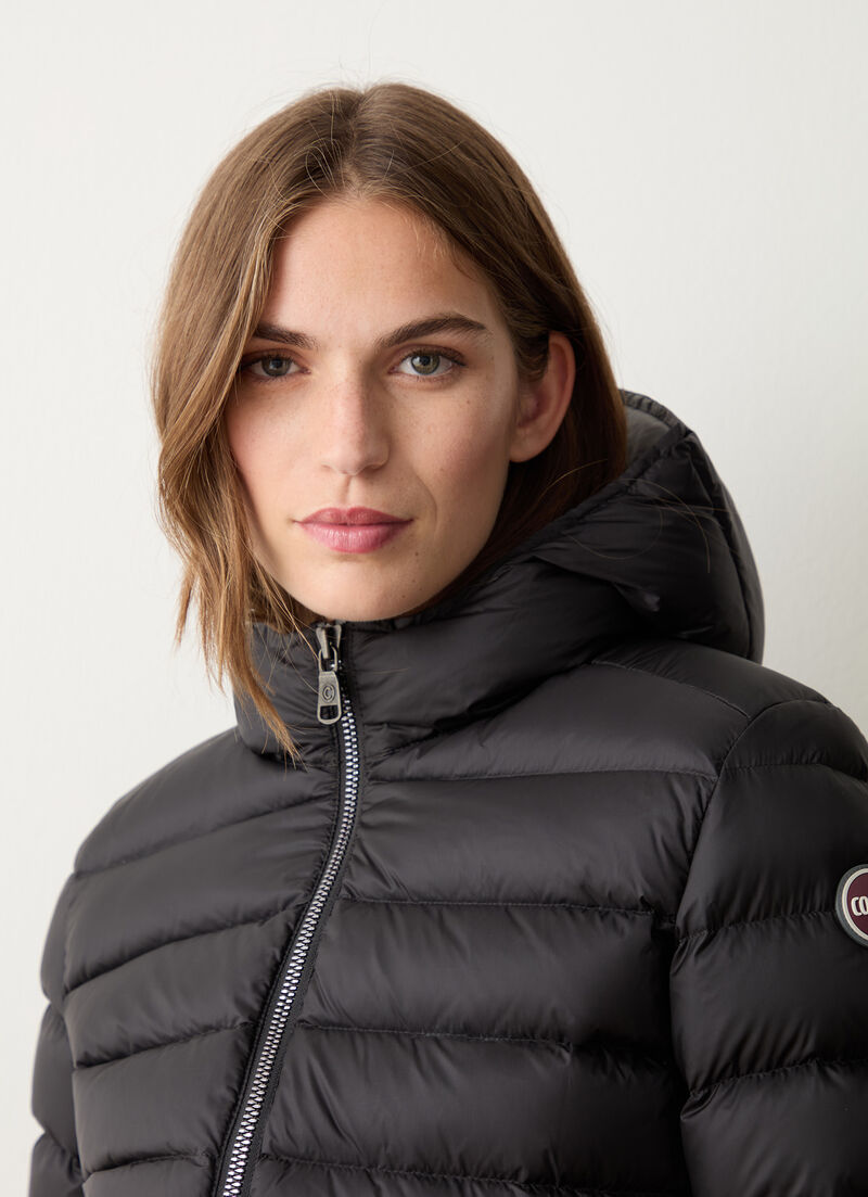 Short down jacket with attached hood
