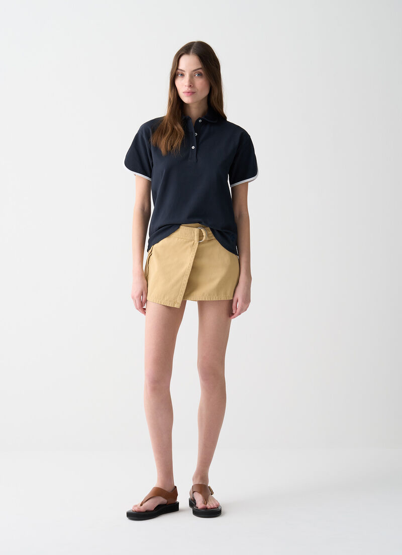 Polo-shirt with rounded sleeves