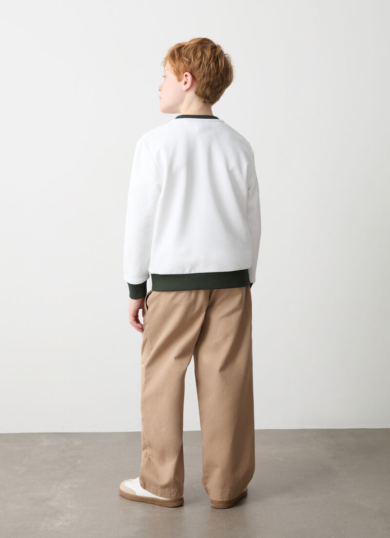 Sweatshirt with camouflage logo