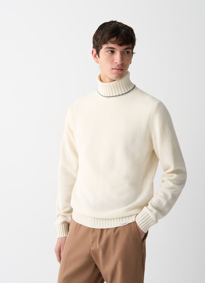 Polo-neck with tricolour detailing