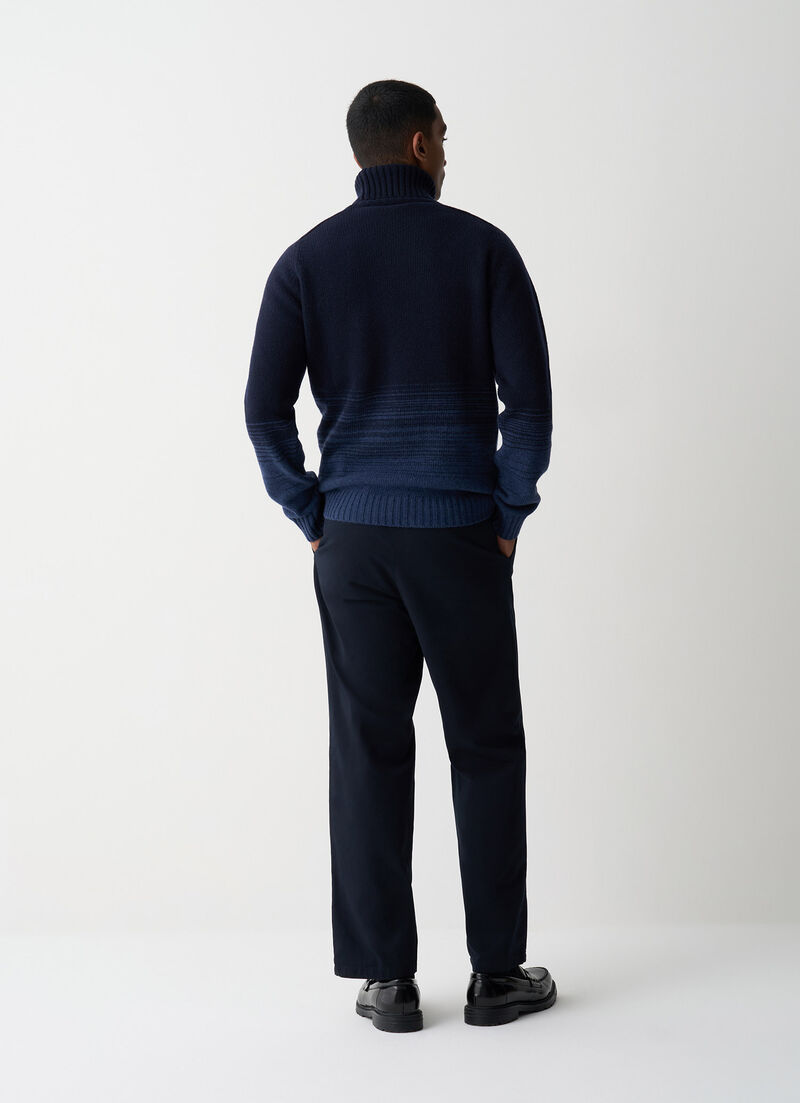 Two-tone polo-neck