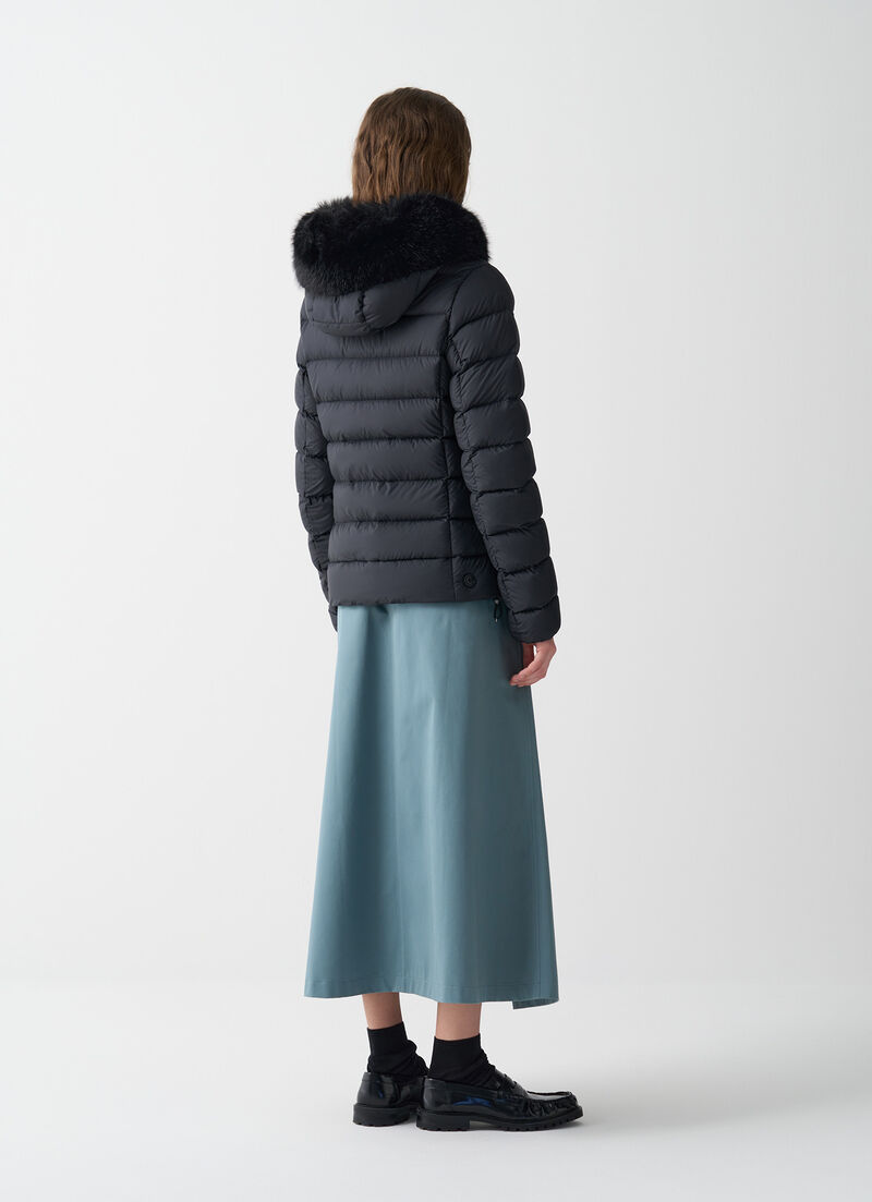 Opaque down jacket with faux fur