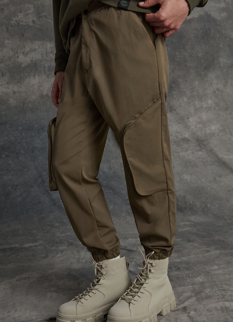 Cargo pants in technical fabric