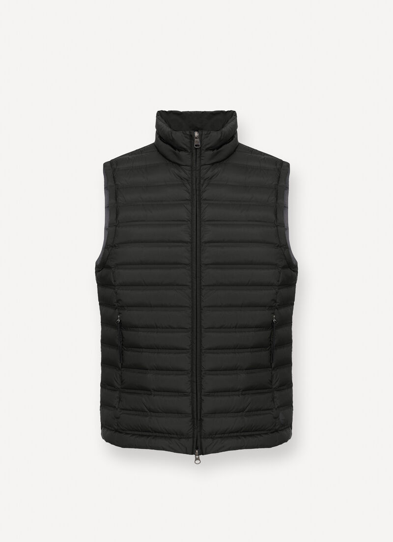Down vest with seamless quilting