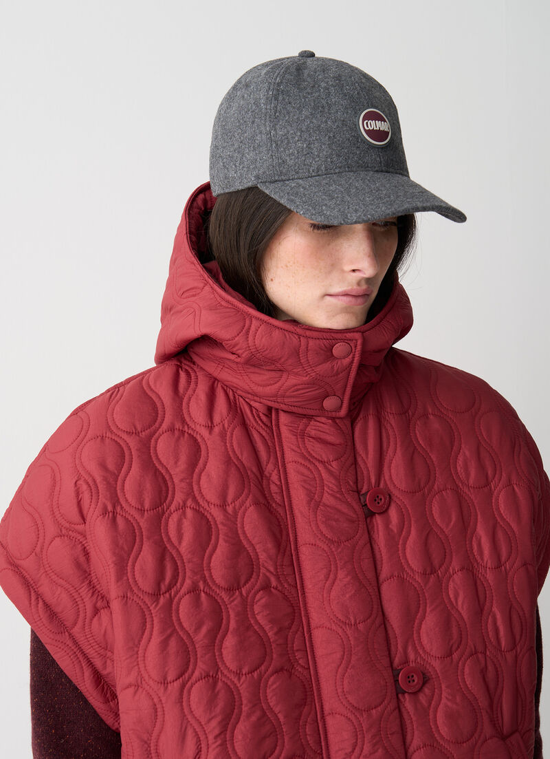 Lightweight teardrop-quilted cape