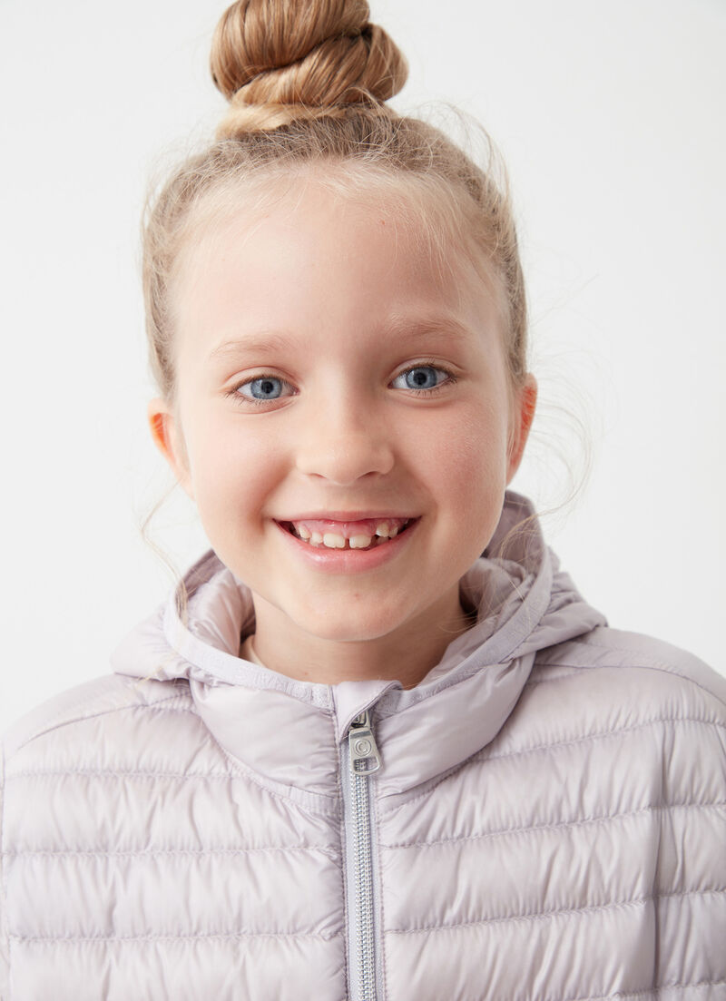 Short hooded down jacket