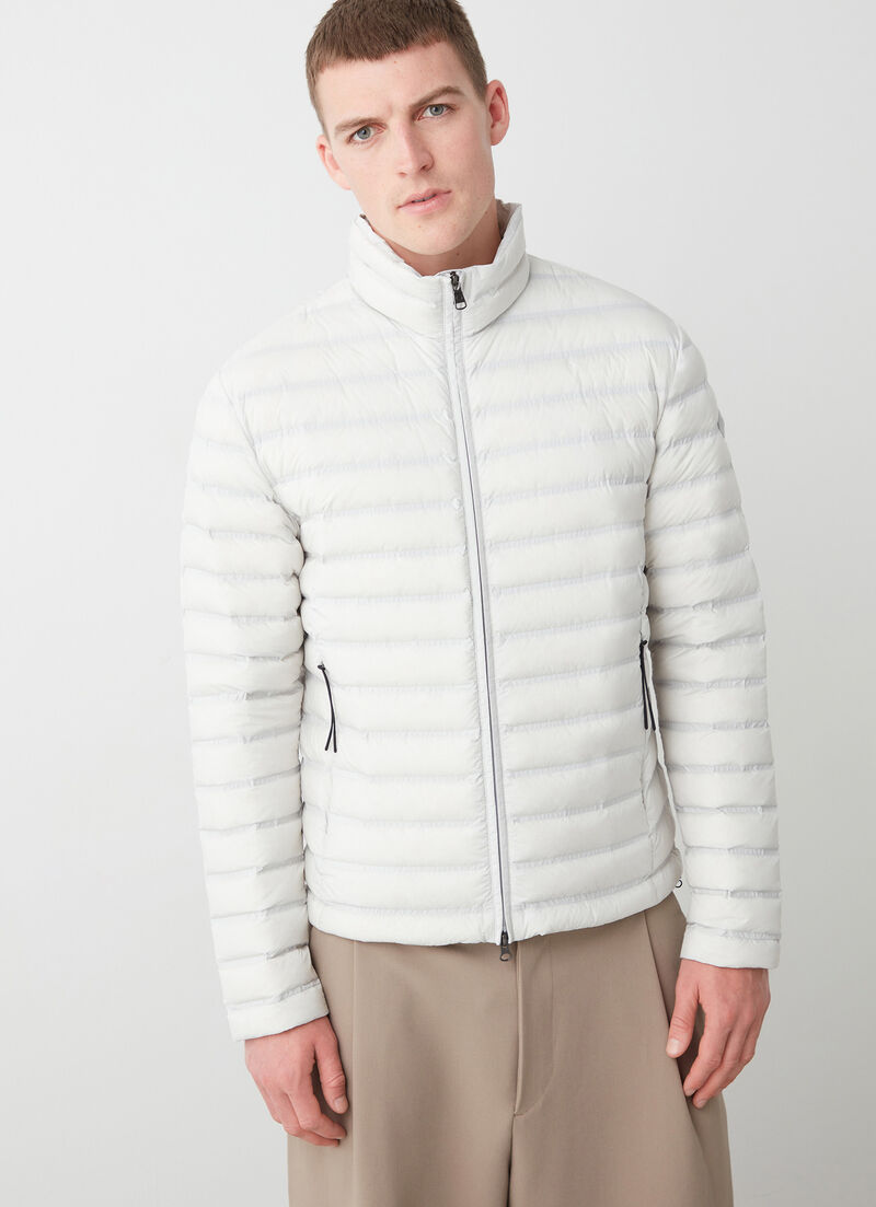 Seamless down jacket