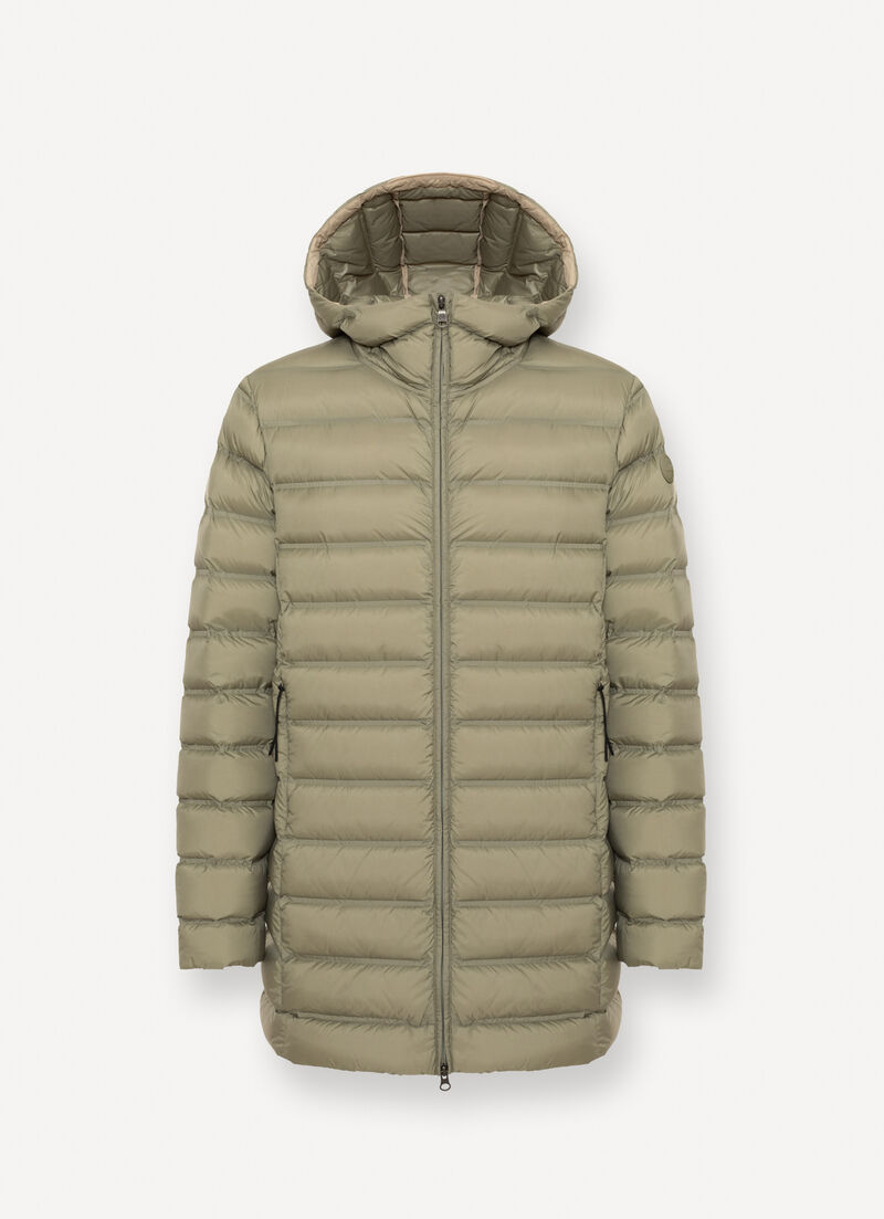 Down jacket with seamless quilting