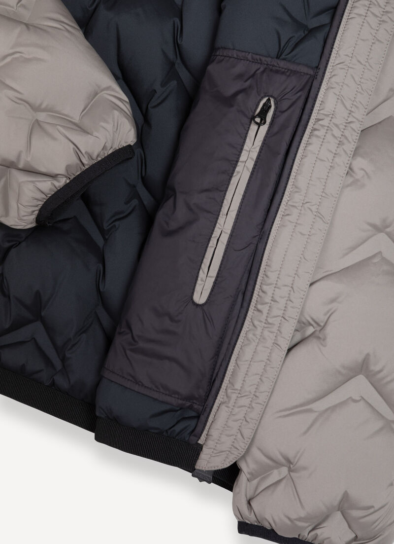 Short down jacket with seamless design