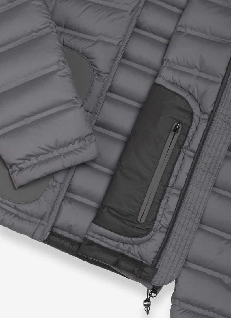 Seamless quilted down jacket with smooth inserts