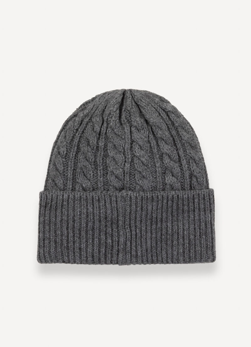 Unisex cable-knit hat