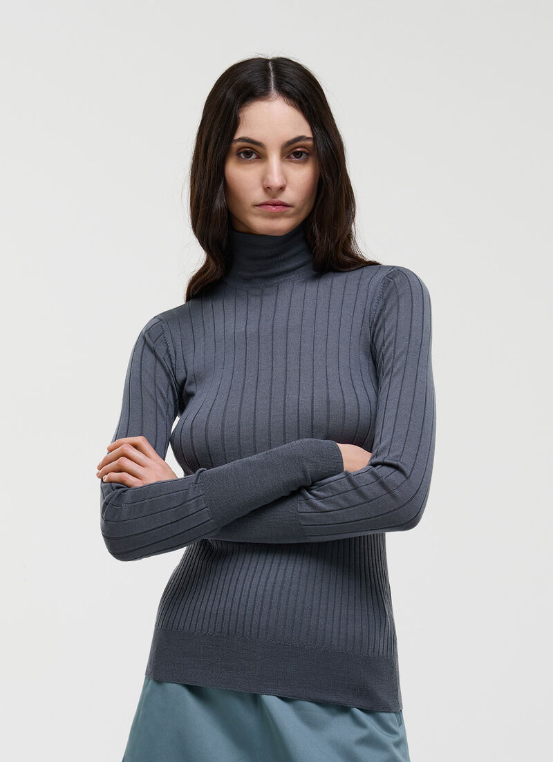Merino wool polo-neck