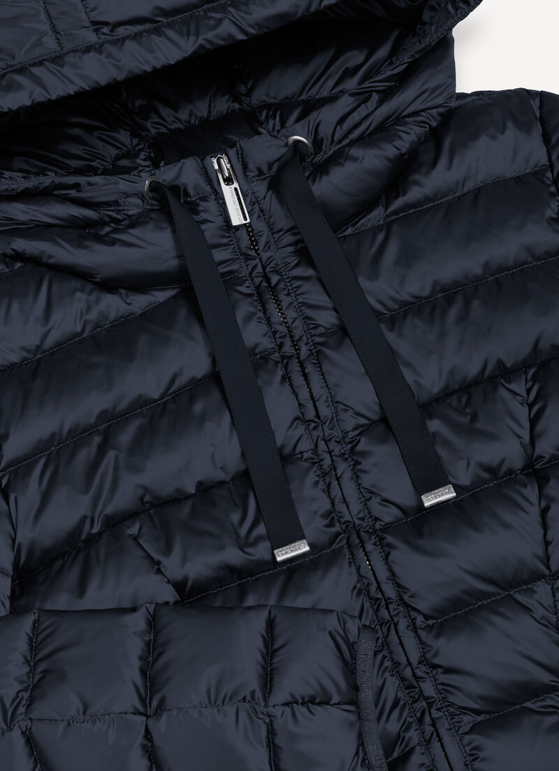 Fitted down jacket with hood