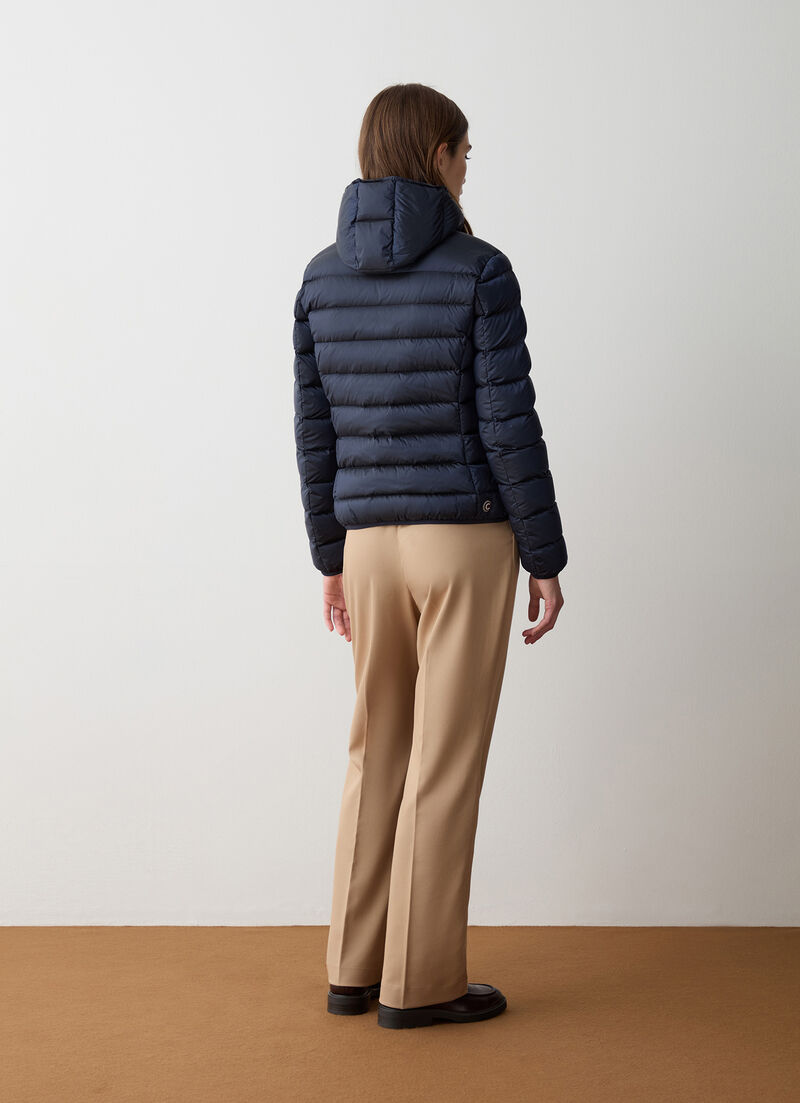 Short down jacket with attached hood