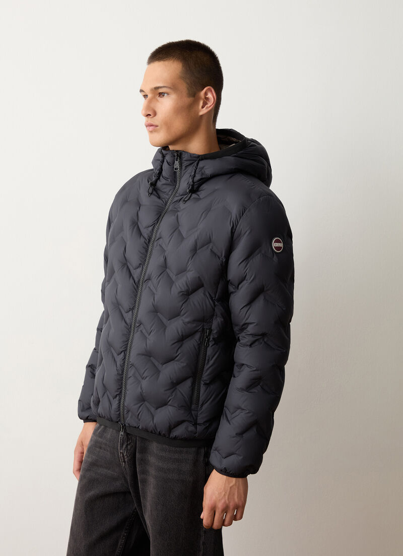 Short down jacket with seamless design