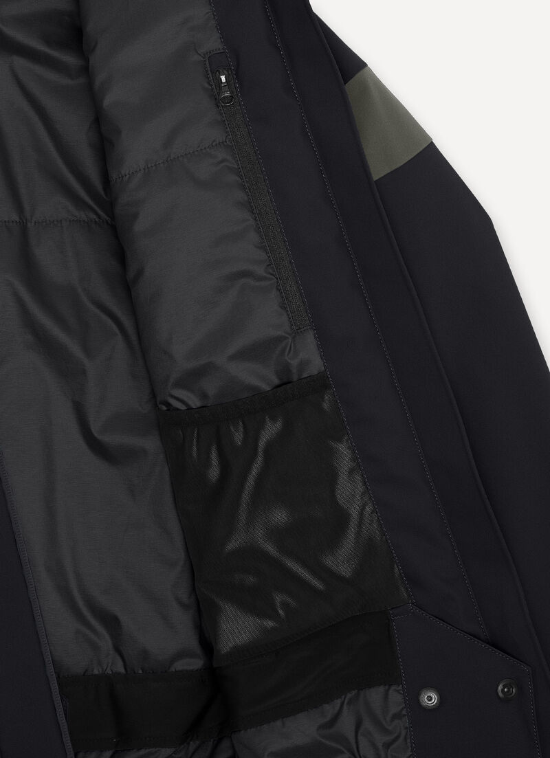 Ski jacket with two-tone insert