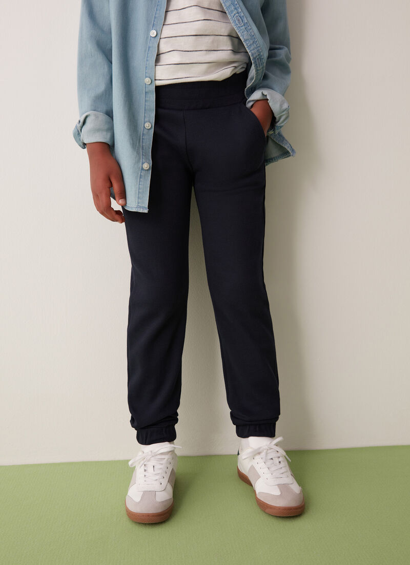 Trousers made of cool piqué interlock fabric