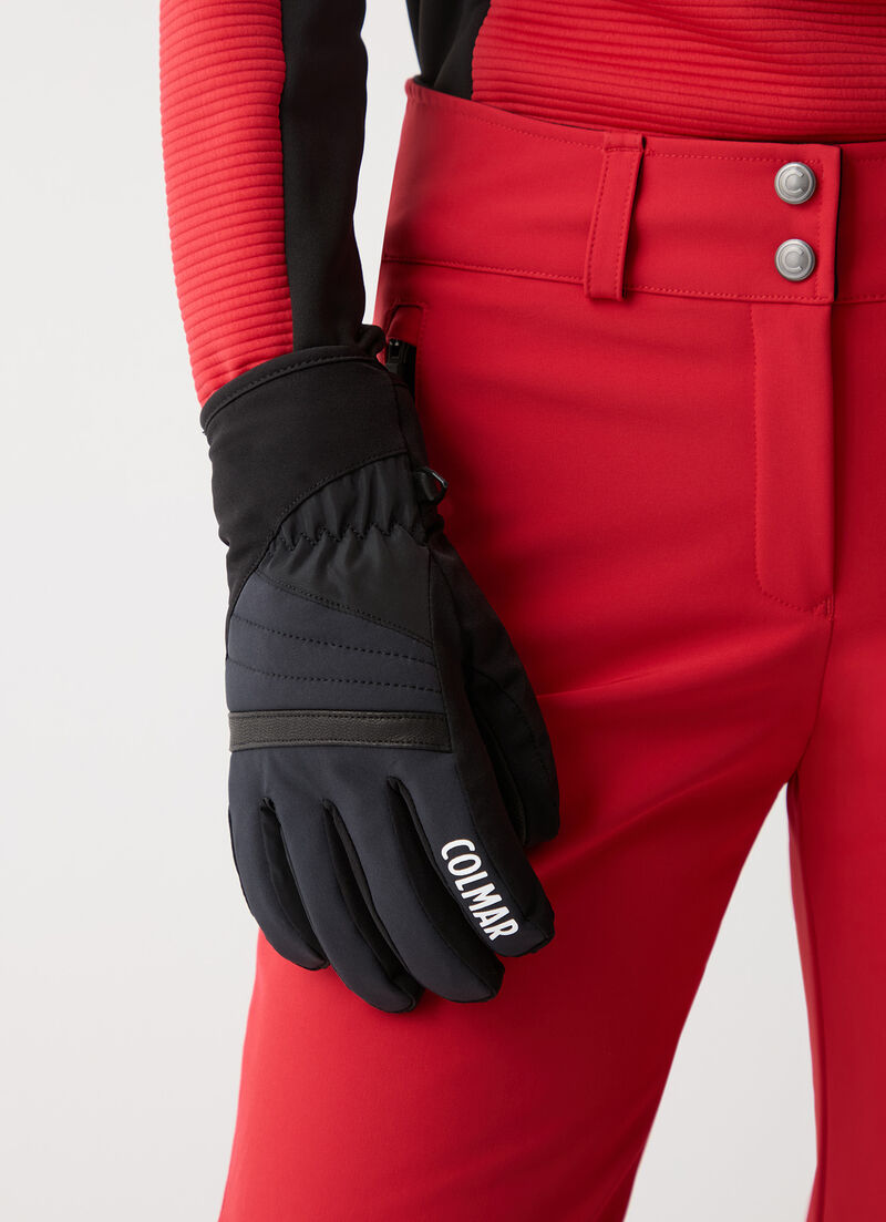 Ski gloves with leather inserts